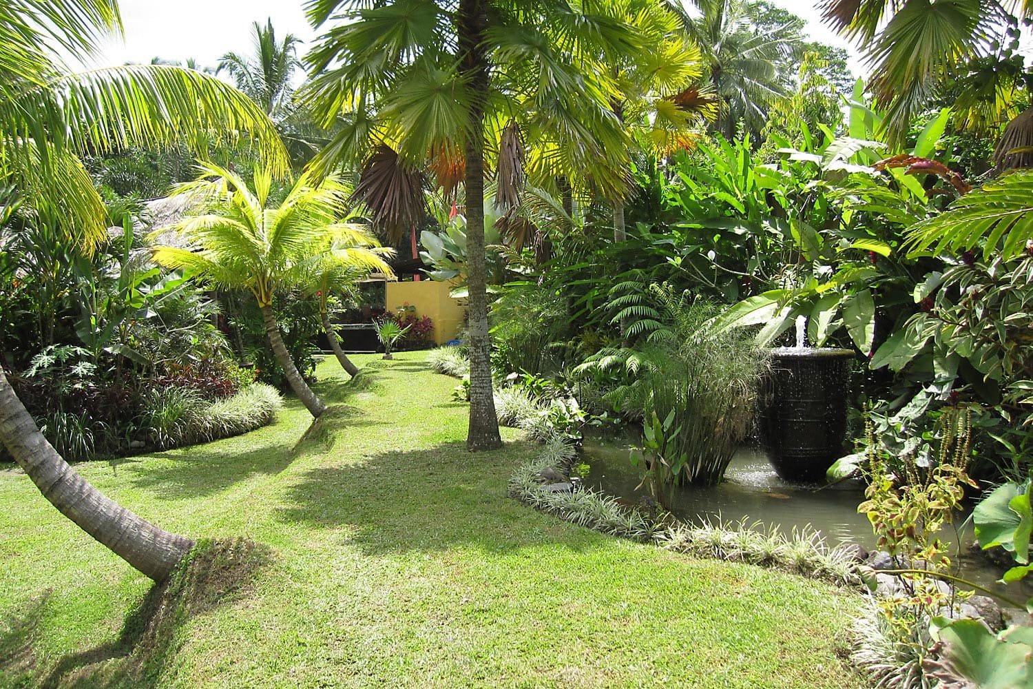 2400sqm of parkland tropical gardens with ponds, fountains, rich plantings and beautiful vistas