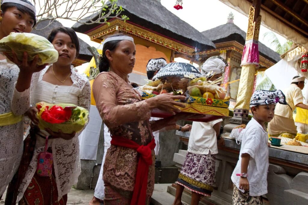 visit-a-balinese-home-ceremony